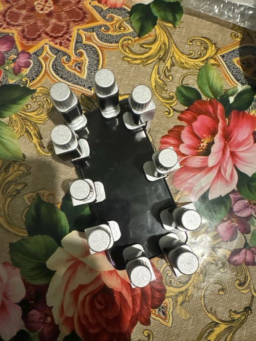 Крепление метал для планшетов и телефонов