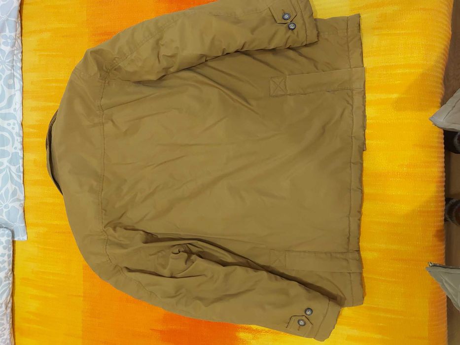 Куртка  дуже гарна, тепла, 52р, 4 зріст, б/в, Італія, ідеал. стан.