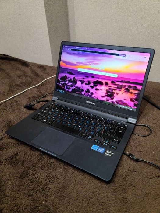 Продам нетбук Samsung NP900X3F