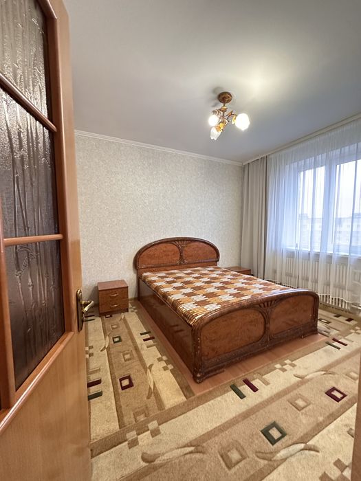 Продаж трикімнатної квартири  з каремонтом , меблями та технікою