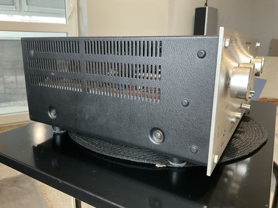 Винтажный усилитель Marantz 1090