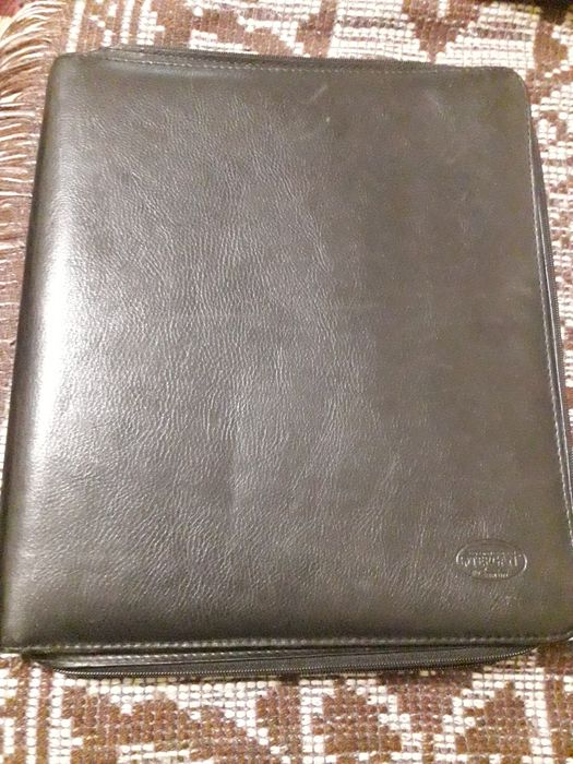 Папка кожанная. Для документов.