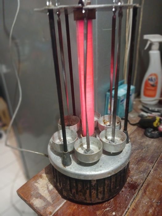 Шашлычница Советская электро шашлычница 6 шампуров в рабочем состоянии