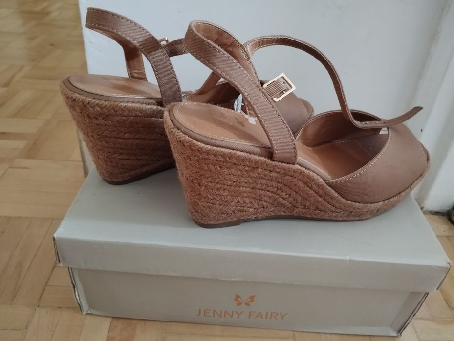 Espadryle na koturnie / sandały Jenny Ferry