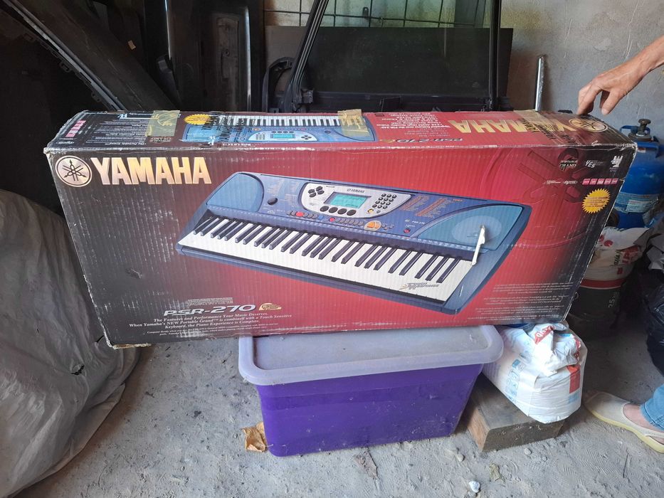 Keyboard Yamaha PSR-270 pianino