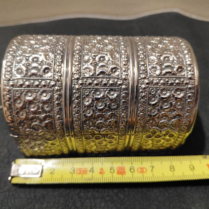 Guarda jóias em casquinha/ prata feito a mão