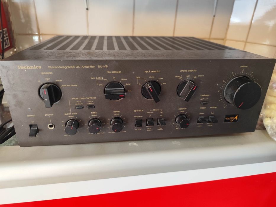 Technics  stereo integraded DC amplifiers SU-V8