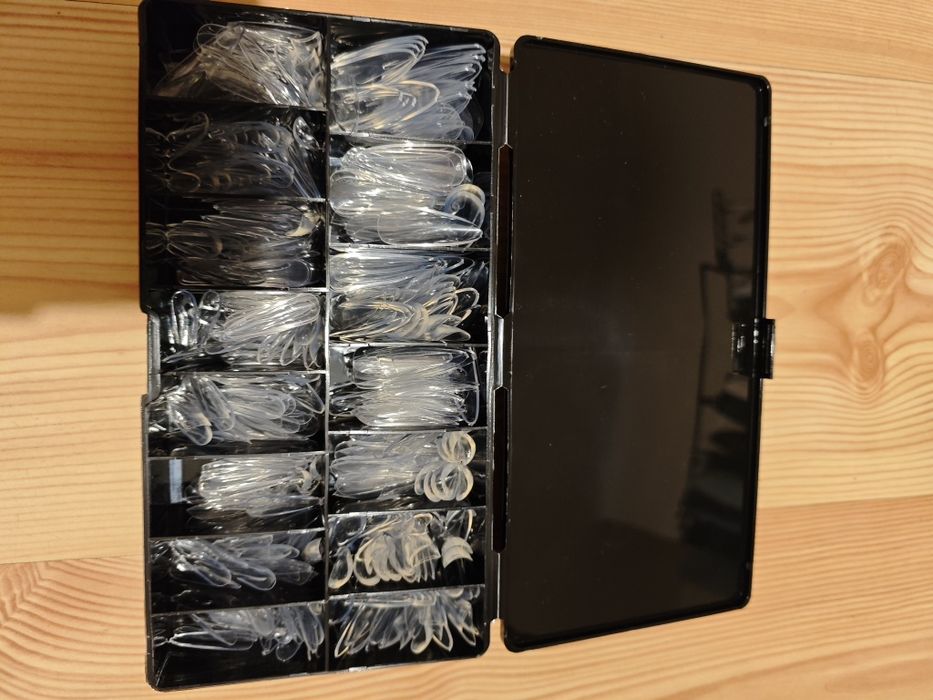 Przedłużanie paznokci żelem