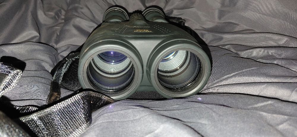 Бінокль Canon 18×50 IS