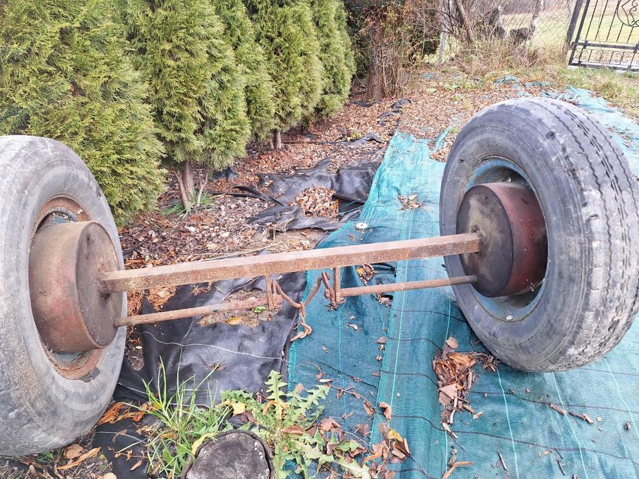 Oś hamowana na 2 koła