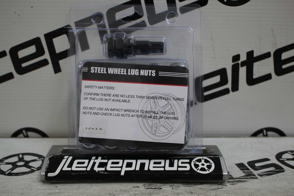 Set of SILVER LONG imbus lug nuts 12x1,5 + Key