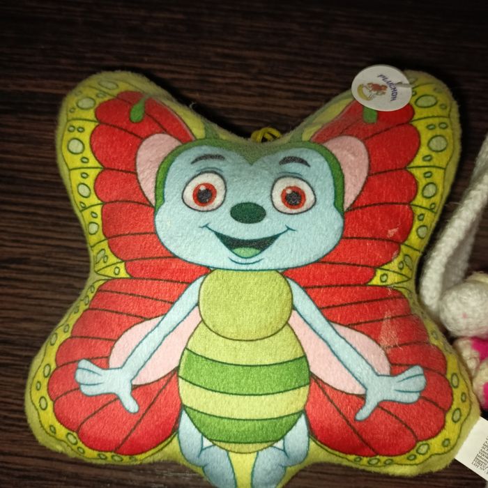Игрушки Бабочка и Зайка
