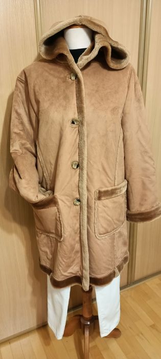 Sztuczny kożuch w kolorze rudym