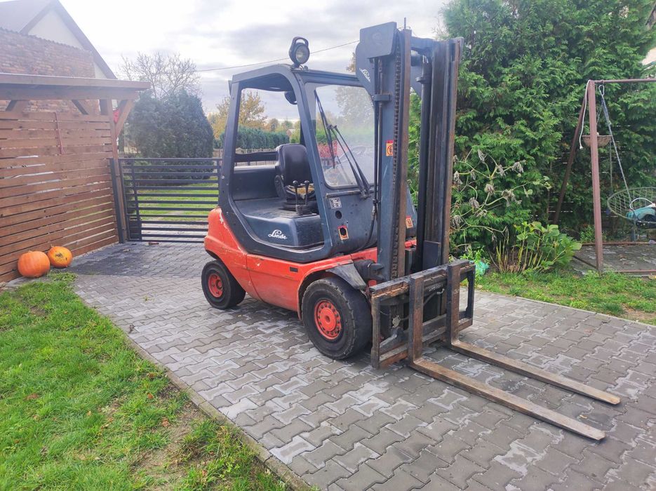 Wózek widłowy Linde H 25T-03 ,Seria 351  z 2003 roku