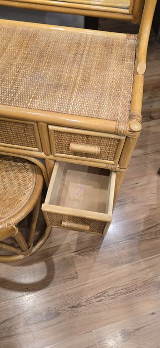 Toaletka z lustrem i krzesełkiem  ratanowa