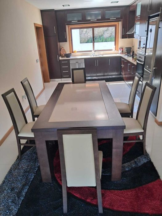 Conjunto de Mesa com Pedra Silverstone + 6 Cadeiras