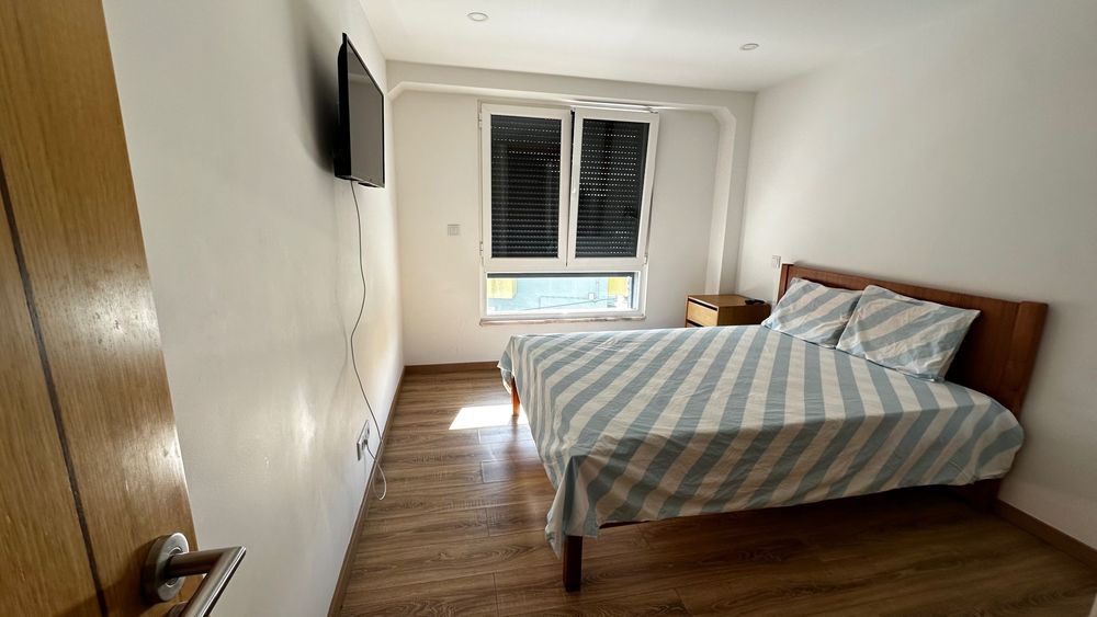 Arrendo Quarto, com despesa incluída: água, luz e internet