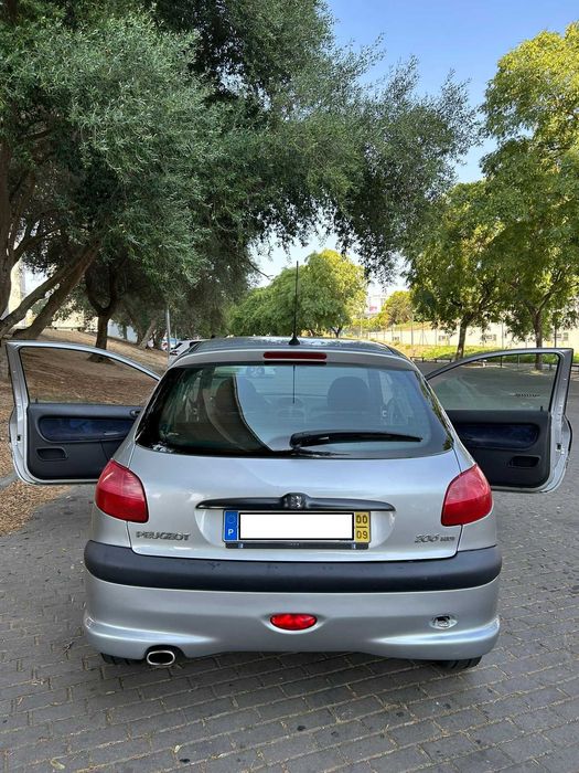 Peugeot 206 2.0 HDi, de Setembro 2000 com < 203.000 km