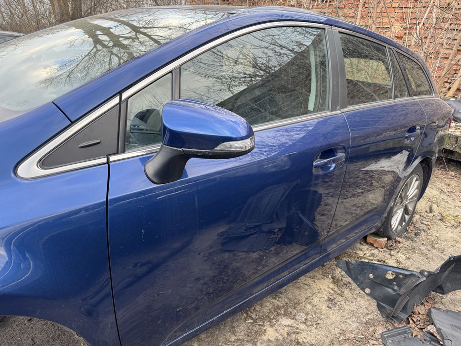 Крило тойота т27 (т29) оригінал