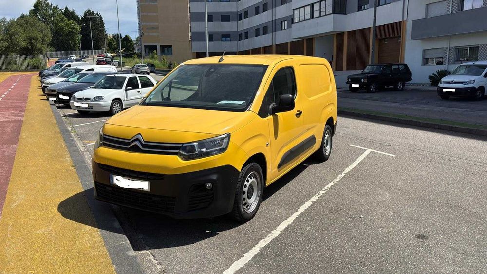 Citroen Berlingo XL de 2019 com 3 lugares