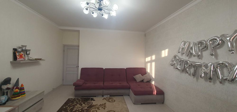 Центр Продам трехкомнатную квартиру    в новом кирпичном доме ЛД