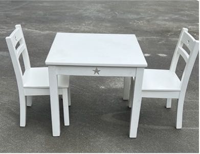 Conjunto mesa e 2 cadeiras criança