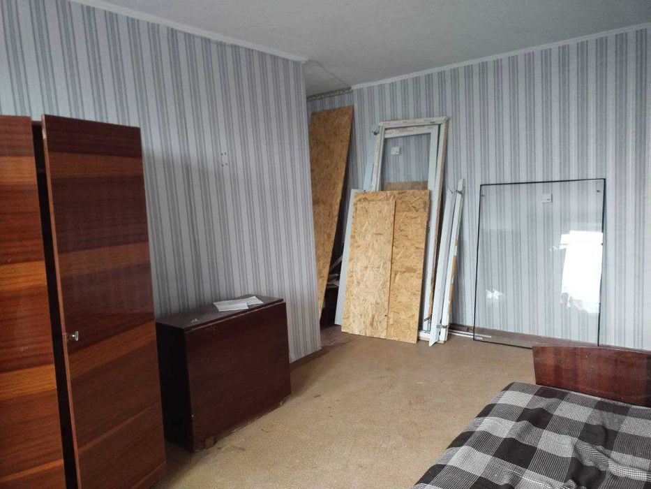 Без комиссии! 1 комн.квартира м.Победы 1-й дом от метро 5 этаж 33м2