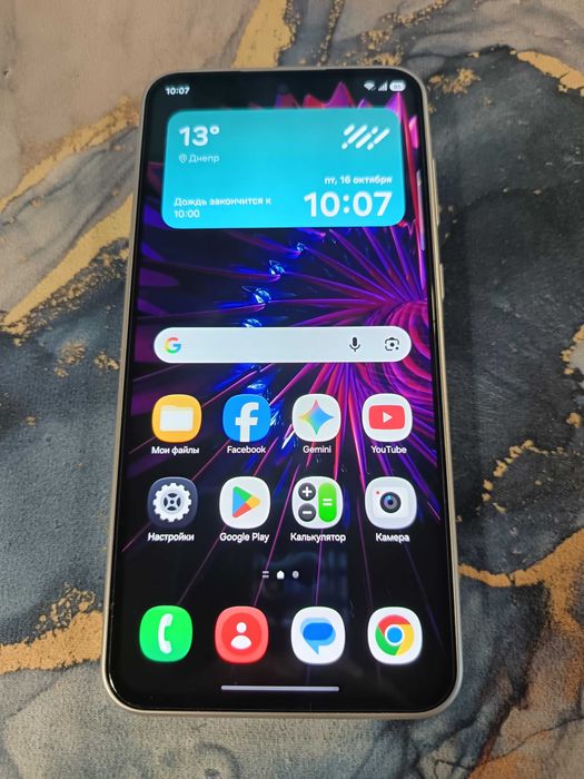 Продам Samsung A36 5G 6/128gb. оригинал , цвет белый .