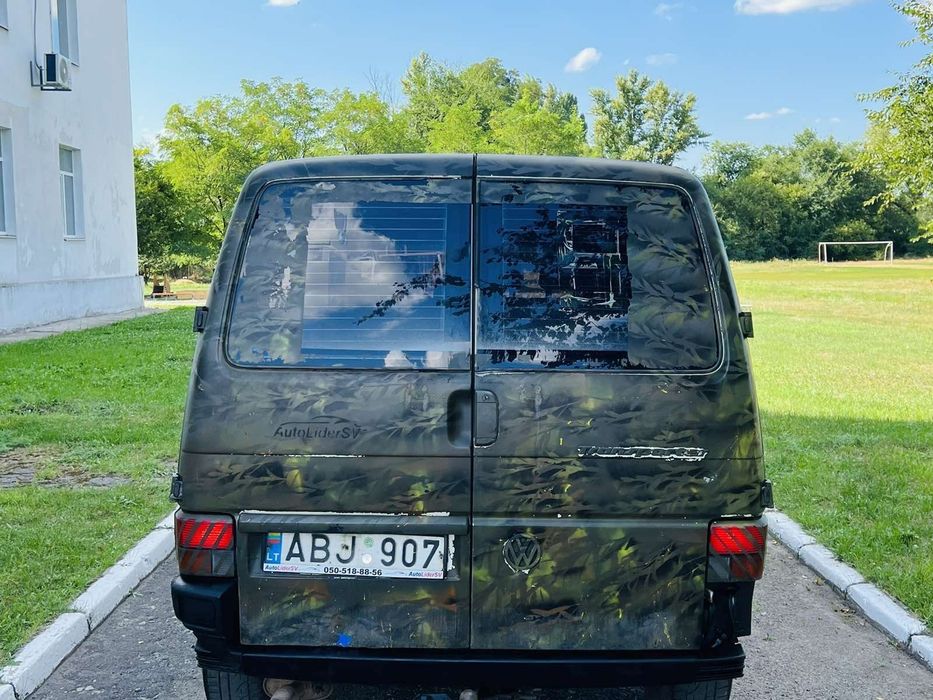 Продам автомобіль Т чёрный 2,5 дизель