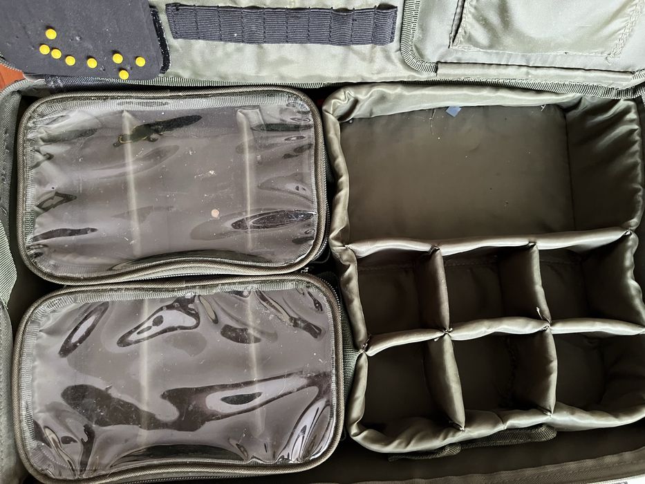 Organizer wędkarski ze stolikiem NGT