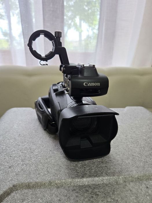 Камера Canon XA60
