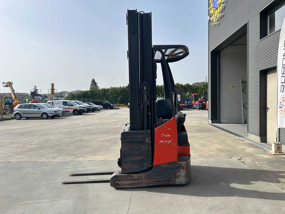 Empilhador Retrátil Linde R14X 1400 Kgs