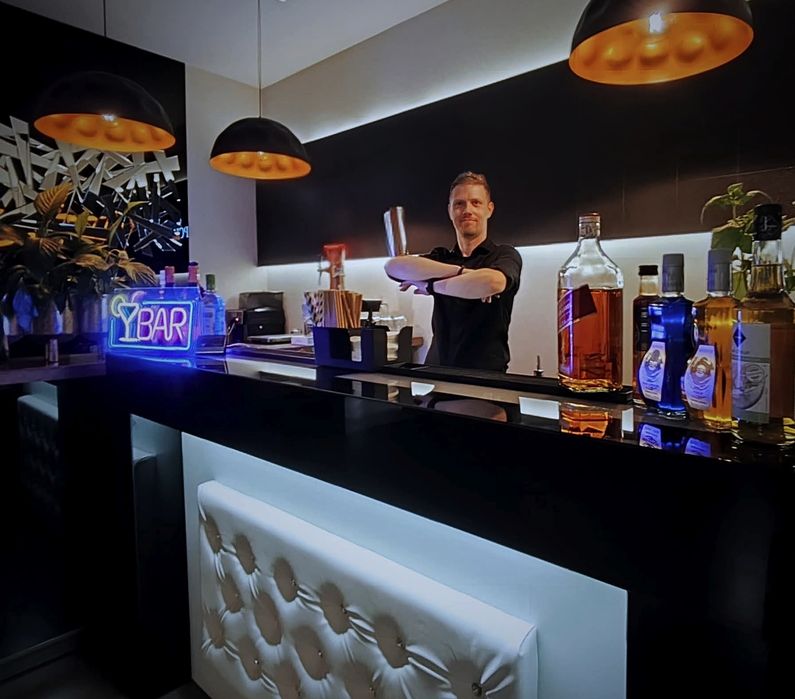 Barman > bar mobilny > drink-bar > wesele, rocznica, event itd.