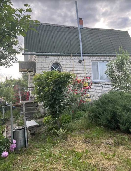 Продається 2-поверховий будинок з ділянкою!