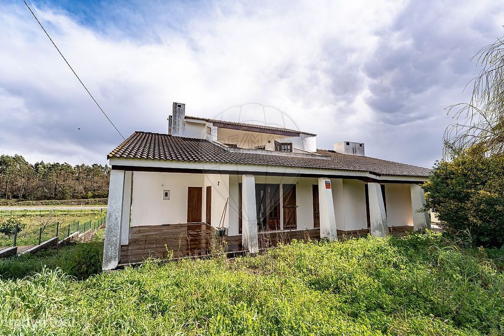 Moradia T4 para venda