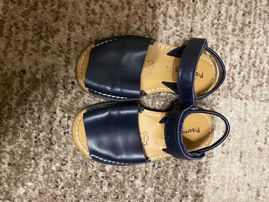 Босоніжки на дівчинку