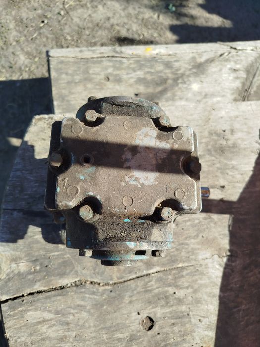 Продам Редуктор 1ч-63а