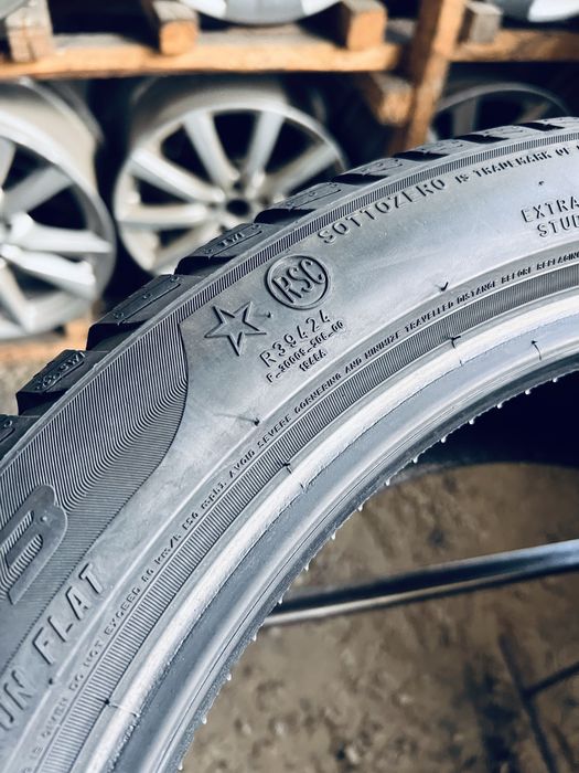 Шини Резина Зимові 255 40 18 Pirelli Sottozero3 RFT 2шт