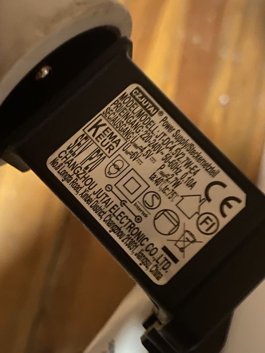 Elektryczny kominek imitujacy ogien