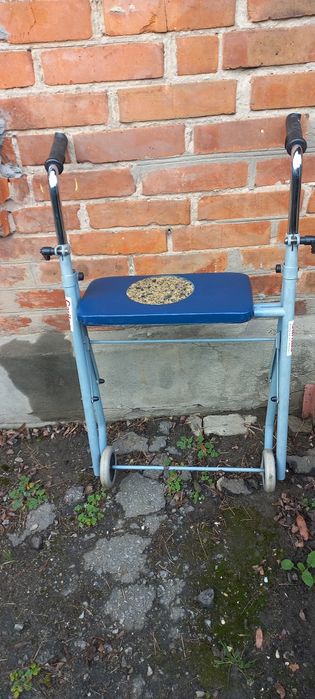 Ходунки інвалідні