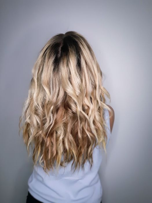 Парикмахер стилист - колорист Окрашивание • Завивка • Укладка • Услуги