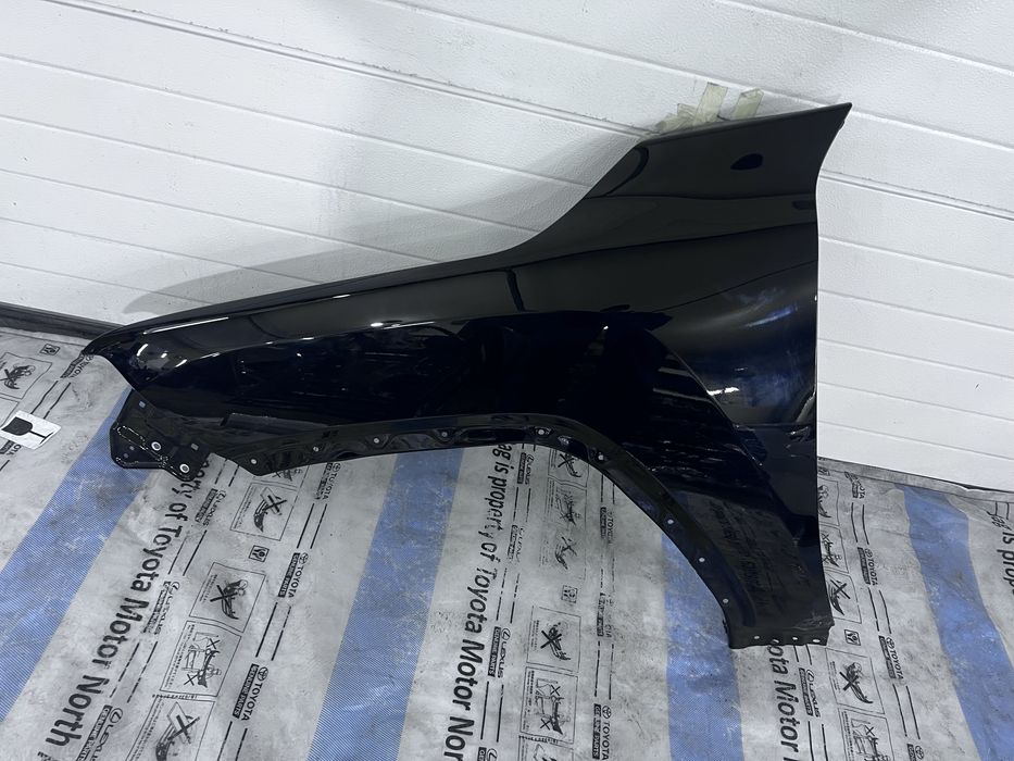 Крило ліве Toyota 5380260E40 Land Cruiser 300