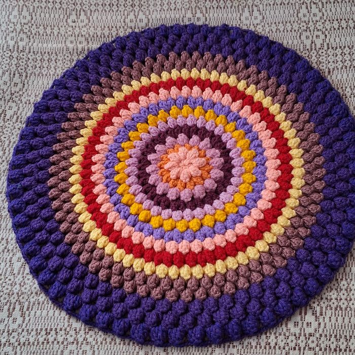 Коврики ручної роботи, зв'язані  гачком