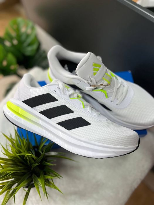 Кросівки Adidas розмір 44