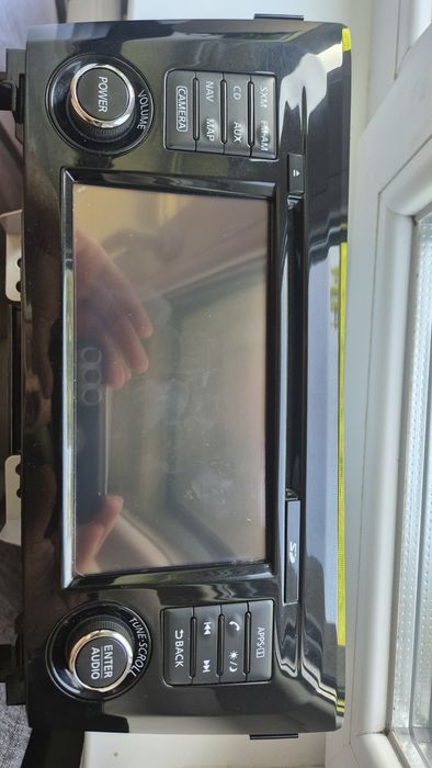 Штатна магнітола Ніссан Рог Т32 головний пристрій