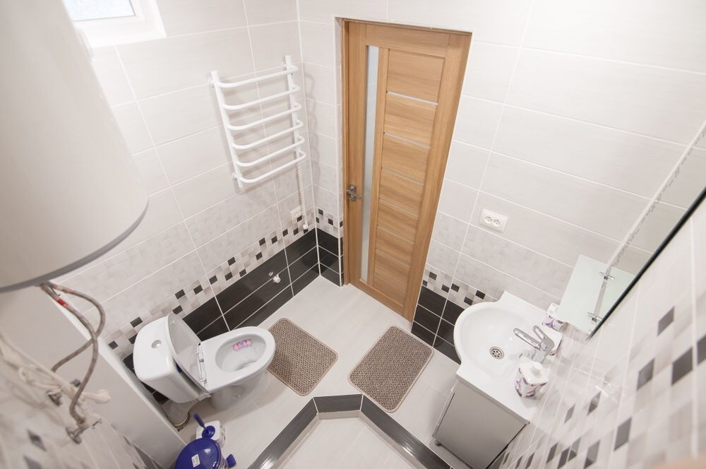 Сдам посуточно 1-о и  2-ох комнатную квартиру возле басейна,житло