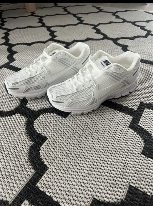 Buty damskie Nike Vomero 5 White