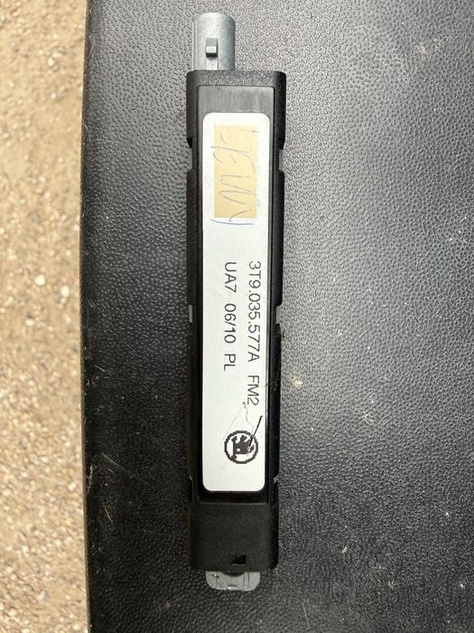 Wzamacniacz antenowy 3T9.035.577A