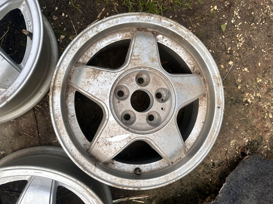 Jantes OZ Racing r14 5furos
