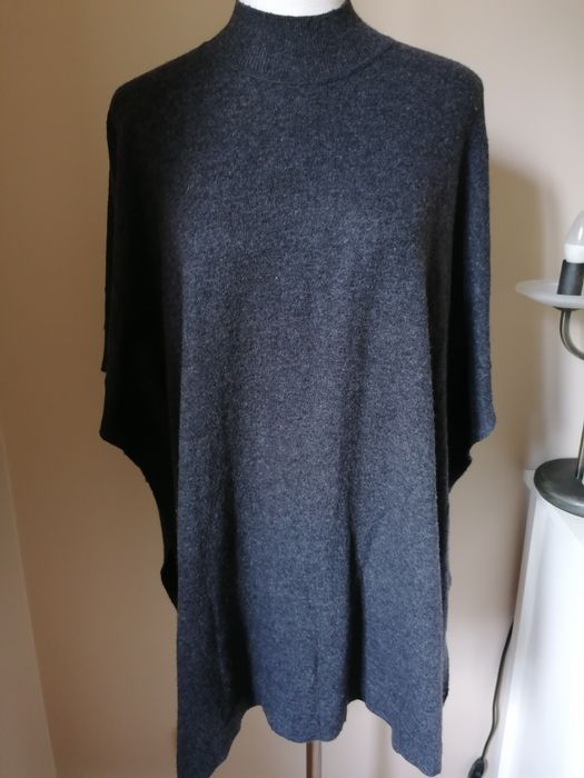 Sweter ponczo Gina Tricot